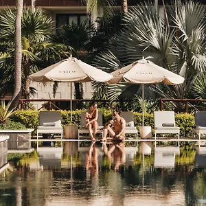 Riviera Maya Unico 20°87° Akumal