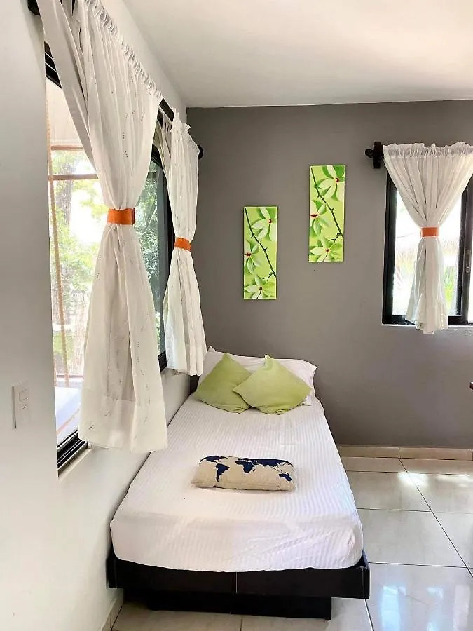 Maya Eco Village أكومال فندق